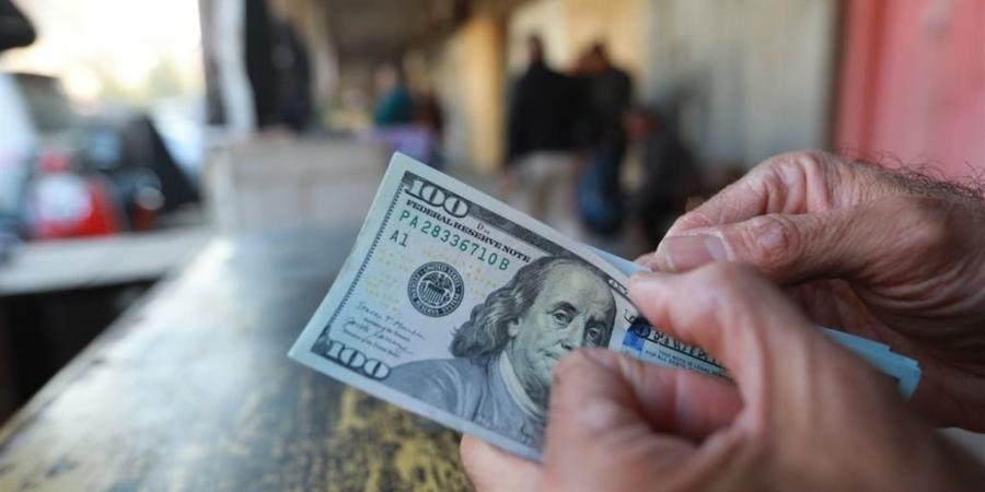 انخفاض سعر الدولار مقابل الجنيه في نهاية تعاملات اليوم الثلاثاء بجميع البنوك المصرية - أقرأ 24