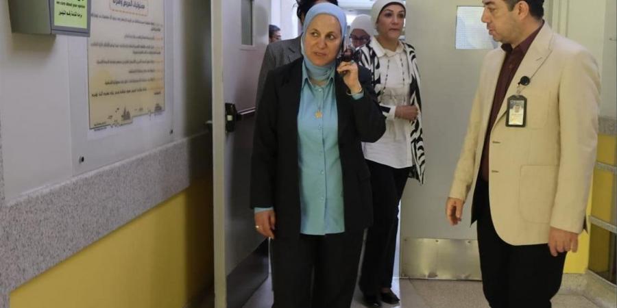 مدير "تعليم القاهرة" تواصل متابعة امتحانات الإعدادية وتدعم طلاب مستشفى 57357 - أقرأ 24