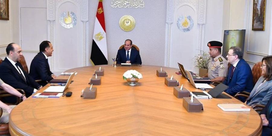 الرئيس السيسى يؤكد ضرورة مواصلة العمل لتطوير الجهاز الإداري للدولة بما يضمن تحقيق الكفاءة والفاعلية - أقرأ 24
