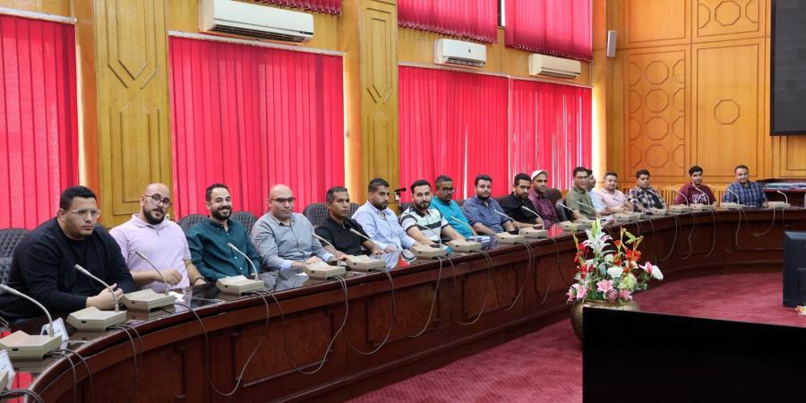 محافظ الإسماعيلية يلتقي المهندسين الجدد لدعم الإدارات الهندسية بالمراكز والمدن والأحياء -  أقرأ 24