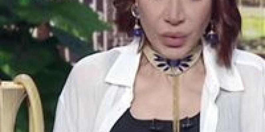 "الطماطم والبيض رخصوا ياجدعان".. بسمة وهبة تحتفل على الهواء بطبق شكشوكة -  أقرأ 24