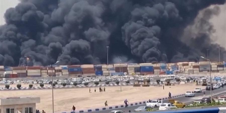 إعلام إيراني: سماع دوي عدة انفجارات في بندر عباس قرب المطار وقاعدة جوية - أقرأ 24