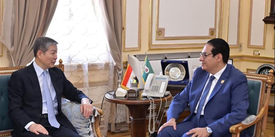 رئيس جامعة القاهرة يبحث مع السفير الصيني سبل تعزيز الشراكات الأكاديمية والبحثية - أقرأ 24