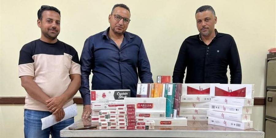 ضبط 268 علبة سجائر مجهولة المصدر خلال حملة تموينية مكبرة بمركز الفرافرة - أقرأ 24