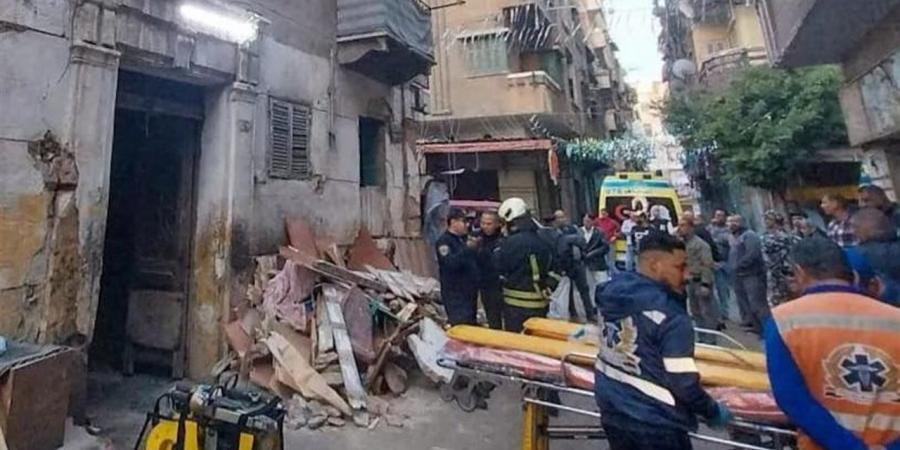 «الحماية المدنية» تنقذ مسنًا يزن 150 كيلو جرامًا تعذر نزوله من عقار بالمطرية - أقرأ 24