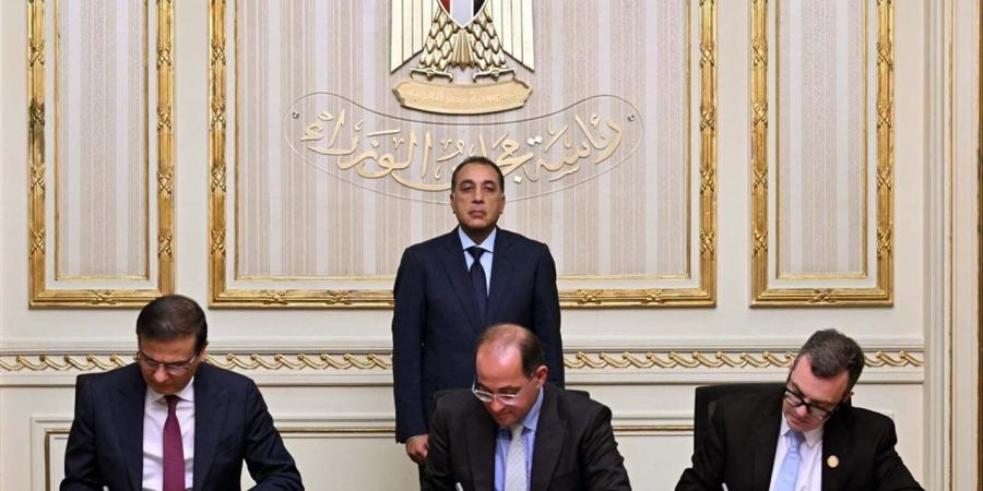 مدبولي يشهد توقيع اتفاقيتين لفض تشابكات مالية تاريخية بـ 196 مليار جنيه - أقرأ 24