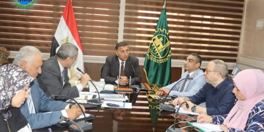 محافظ القليوبية يعقد اجتماعا موسعا لمتابعة امتحانات الثانوية العامة وتطوير جزيرة الشعير -  أقرأ 24