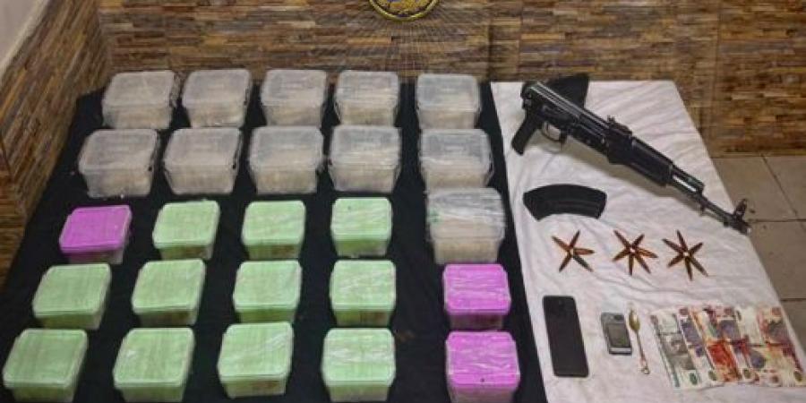 مصرع عنصرين شديدي الخطورة وضبط طن مخدرات بأسيوط والمنيا -  أقرأ 24