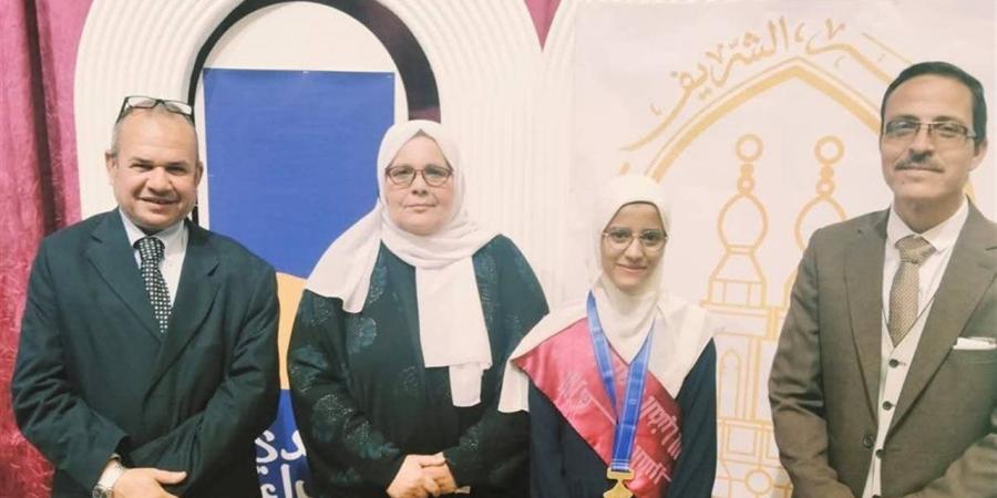 طالبة المنيا الأزهرية تحصد المركز الثامن  في «تحدي القراءة العربي» - أقرأ 24