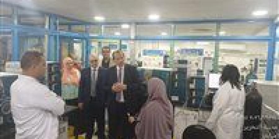 نائب وزير الصحة يتفقد معامل الصحة العامة ويهنئها باعتماد فحوص الأغذية والمياه -  أقرأ 24