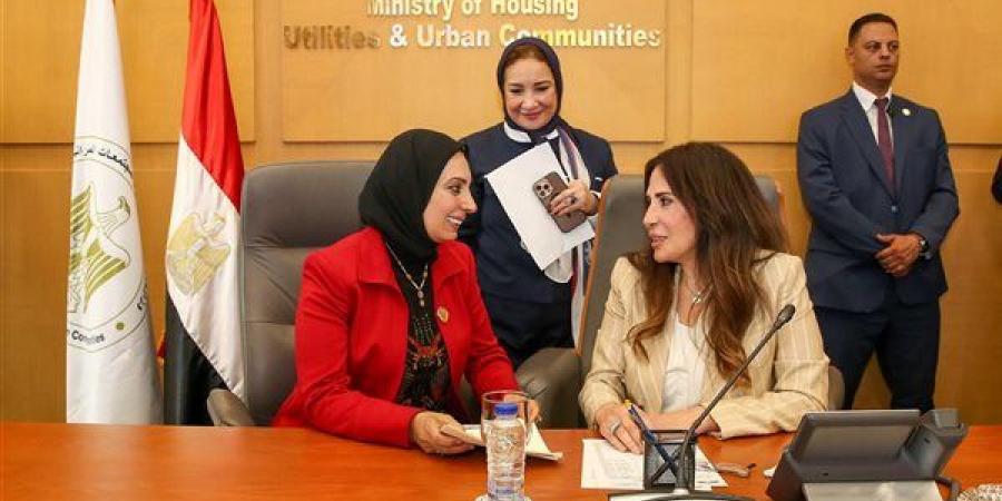 وزيرة الإسكان توجه بدراسة عاجلة لمقترحات نواب "الشيوخ" بالدوائر الانتخابية - أقرأ 24