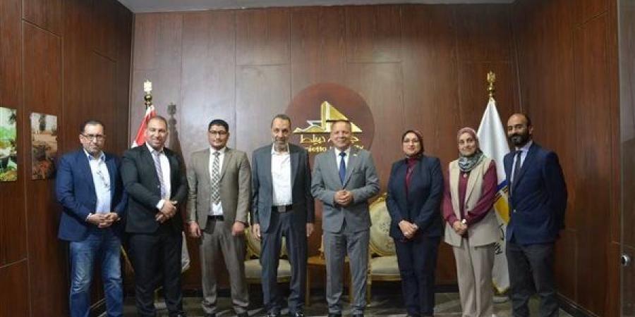 رئيس جامعة دمياط وغرفة صناعة الأخشاب والأثاث يبحثان شراكة استراتيجية - أقرأ 24