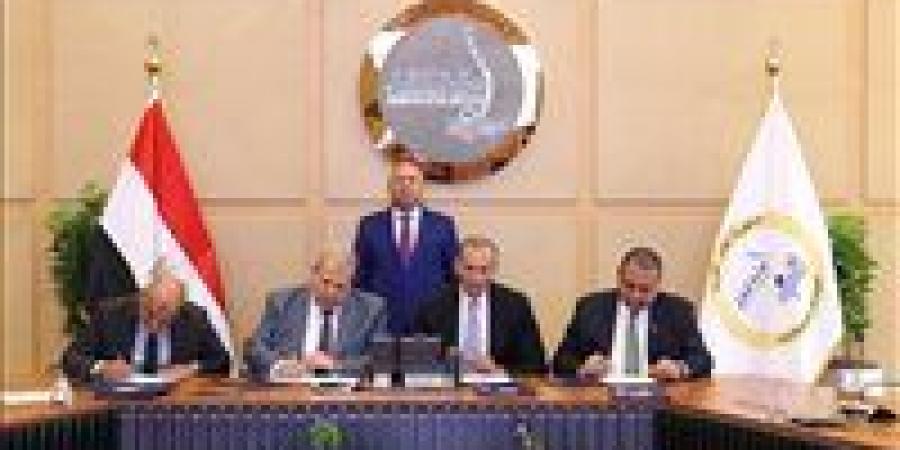 وزير النقل يشهد توقيع عقود جديدة لتطوير السكك الحديدية وتعزيز الممرات اللوجستية -  أقرأ 24