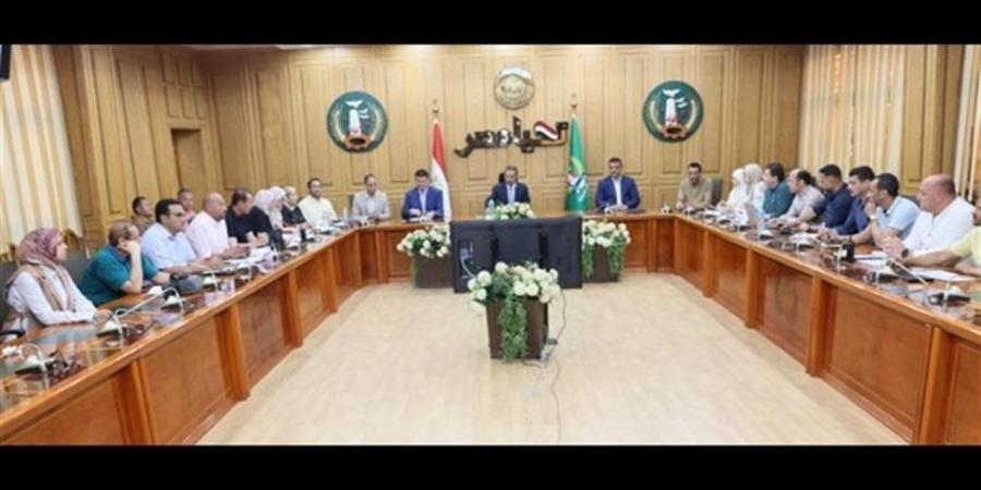 محافظ المنوفية يناقش الموقف التنفيذي لمشروعات الخطة الاستثمارية وملفات التصالح وتقنين أملاك الدولة - أقرأ 24