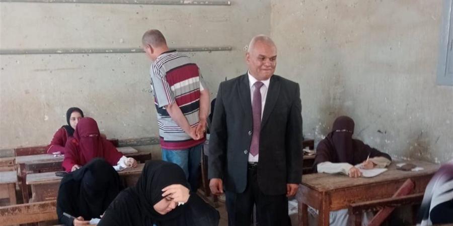 اطمئنان على الطلاب وتشديد على الانضباط.. جولات ميدانية لقيادات أزهر سوهاج داخل اللجان - أقرأ 24