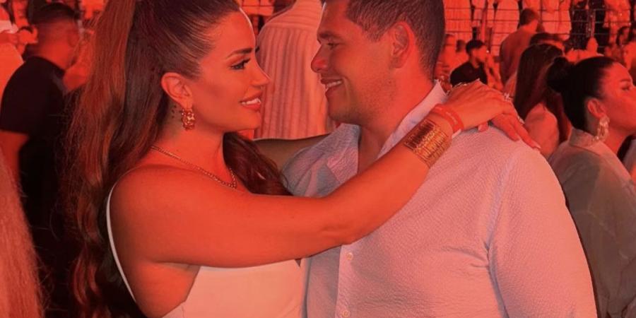 صورة رومانسية وخرزة زرقاء.. نسرين طافش تنفي شائعات طلاقها بهذه الطريقة -  أقرأ 24