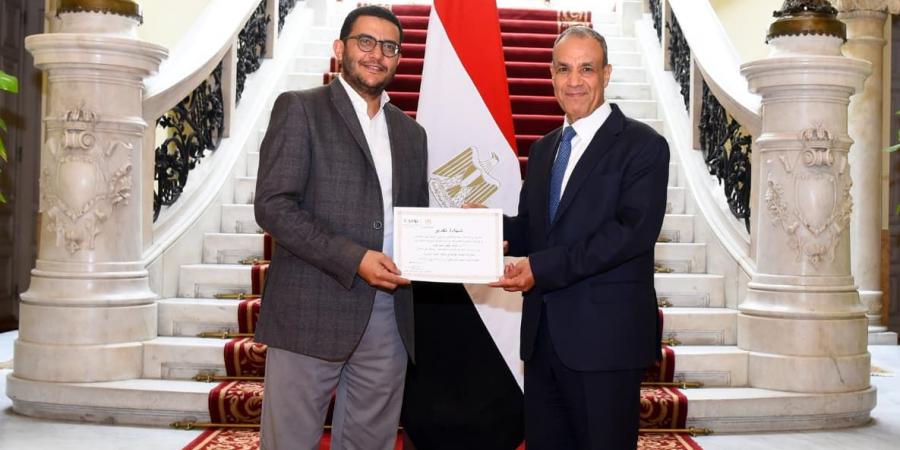 «تعزيز الأمن الصحي بالقارة الأفريقية».. وزير الخارجية يلتقي الوفد الطبي المصري العائد من تنزانيا وكينيا|صور -  أقرأ 24