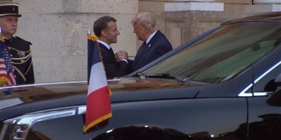 وصول الرئيس الأمريكي إلى قصر فرساي للقاء الرئيس الفرنسي - أقرأ 24