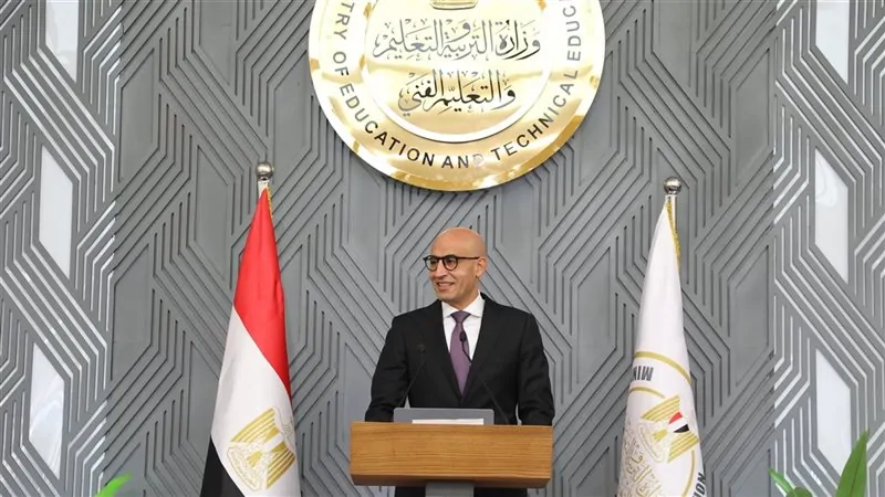 «تتويج التفوق» وزير التعليم يحتفي بأوائل الثانوية العامة بالعاصمة الإدارية في حفل تكريم رسمي