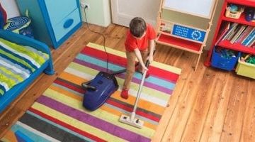 «وداعًا للفوضى!»: 10 طرق مبتكرة لتحفيز طفلك على ترتيب غرفته بهدوء