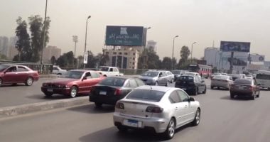 «سيولة نسبية مع زحام متوقع» .. المرور يرصد كثافات متوسطة بشوارع القاهرة والجيزة صباح اليوم