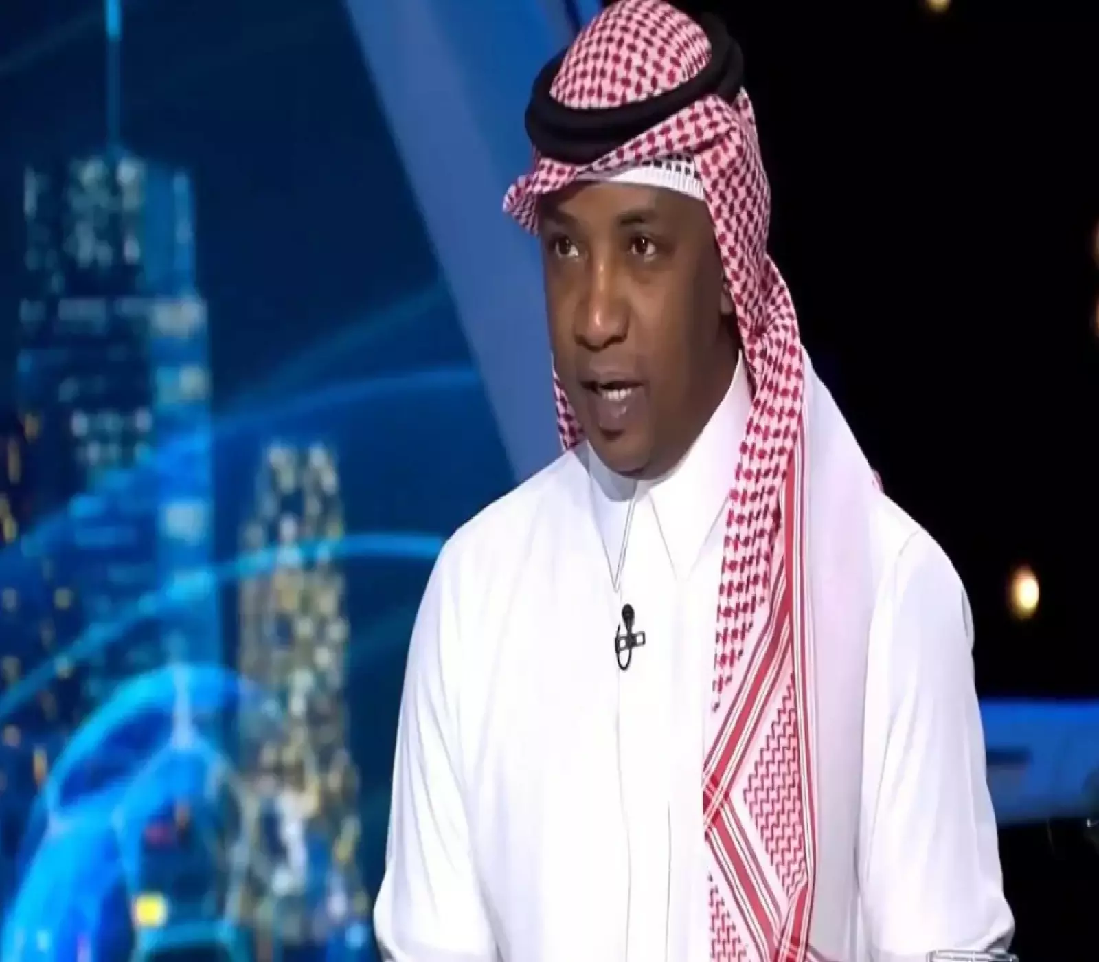 «قرار مفاجئ».. نجم الأهلي السابق يفضل تجربة موسم النخبة على بريق دوري روشن