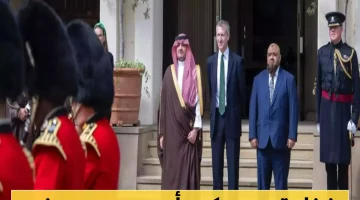 «في قلب العلاقات التاريخية» الأمير عبدالعزيز بن سعود يعقد لقاءً مثمرًا مع وزير الدولة البريطاني ويتفقد ثكنات ويلينجتون العسكرية