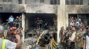 «فاجعة في بنغلاديش» 119 قتيلاً إثر تحطم طائرة بالقرب من مدرسة وكلية
