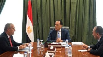 «لقاء مثمر» رئيس الوزراء يناقش مع رئيس الهيئة الوطنية للصحافة أبرز الملفات والقضايا الآنية