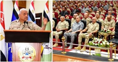 «في زيارة مفاجئة» وزير الدفاع يلتقي قادة وضباط المنطقة المركزية العسكرية ويشيد بدورهم
