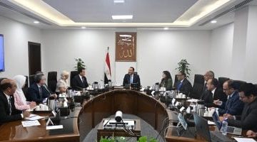 «مصر تفتح ذراعيها» رئيس الوزراء يلتقي وكلاء العلامات التجارية العالمية لجذب الاستثمارات