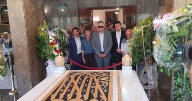 «إحياء لذكرى الزعيم» عبد الحكيم جمال عبد الناصر يستلهم روح ثورة يوليو بقراءة الفاتحة على والده