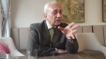 «غموض يحيط بالحادث» طبيب سموم يكشف لغز وفاة أسرة المنيا: ما الذي أودى بحياة الأب وأطفاله الستة؟ (فيديو)