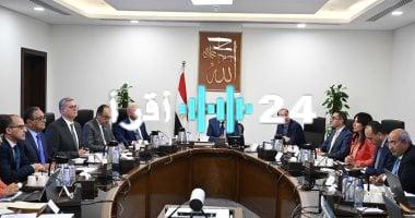 «استثمارات واعدة» رئيس الوزراء يتفقد ملفات التعاون الاقتصادي مع دول الخليج