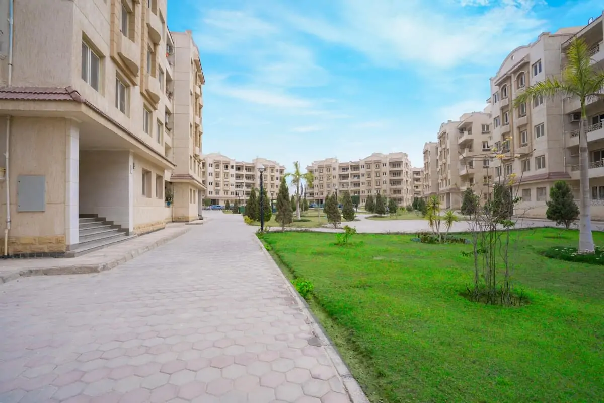 «فرصة ذهبية» 15% مقدمًا: بنك التعمير والإسكان يطرح شققًا بتقسيط ميسر لمدة 10 سنوات