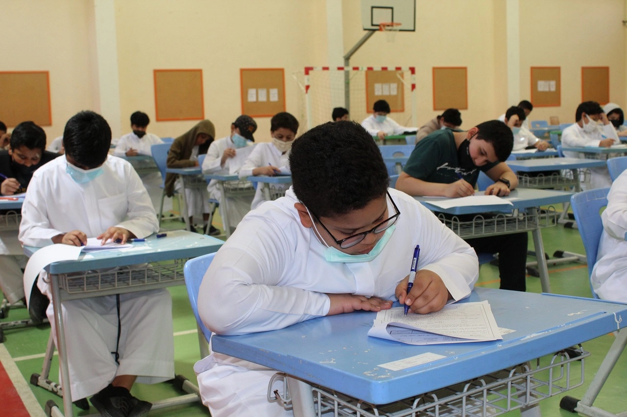 «الاستعدادات على قدم وساق» .. انطلاق اختبارات منتصف الفصل الدراسي الثالث وسط حماس الطلاب