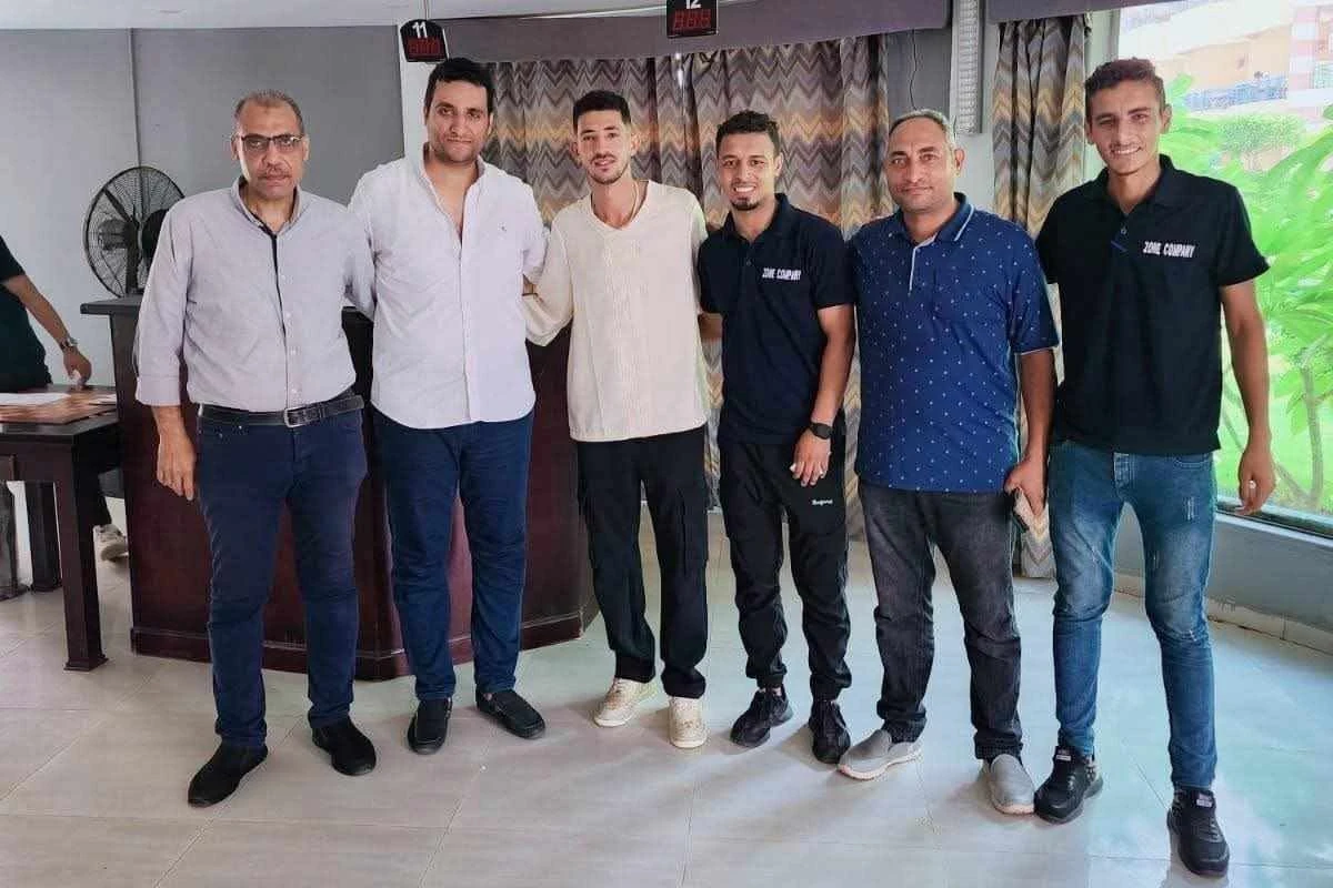«غموض في العين السخنة» أحمد فتوح يشعل السوشيال ميديا بصورة جديدة تثير التساؤلات