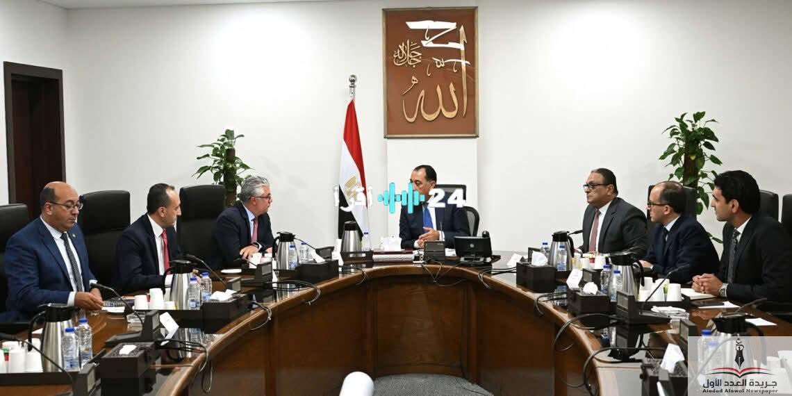 «استثمارات واعدة» مدبولي يراقب خطة قناة السويس لجذب رؤوس الأموال الأجنبية