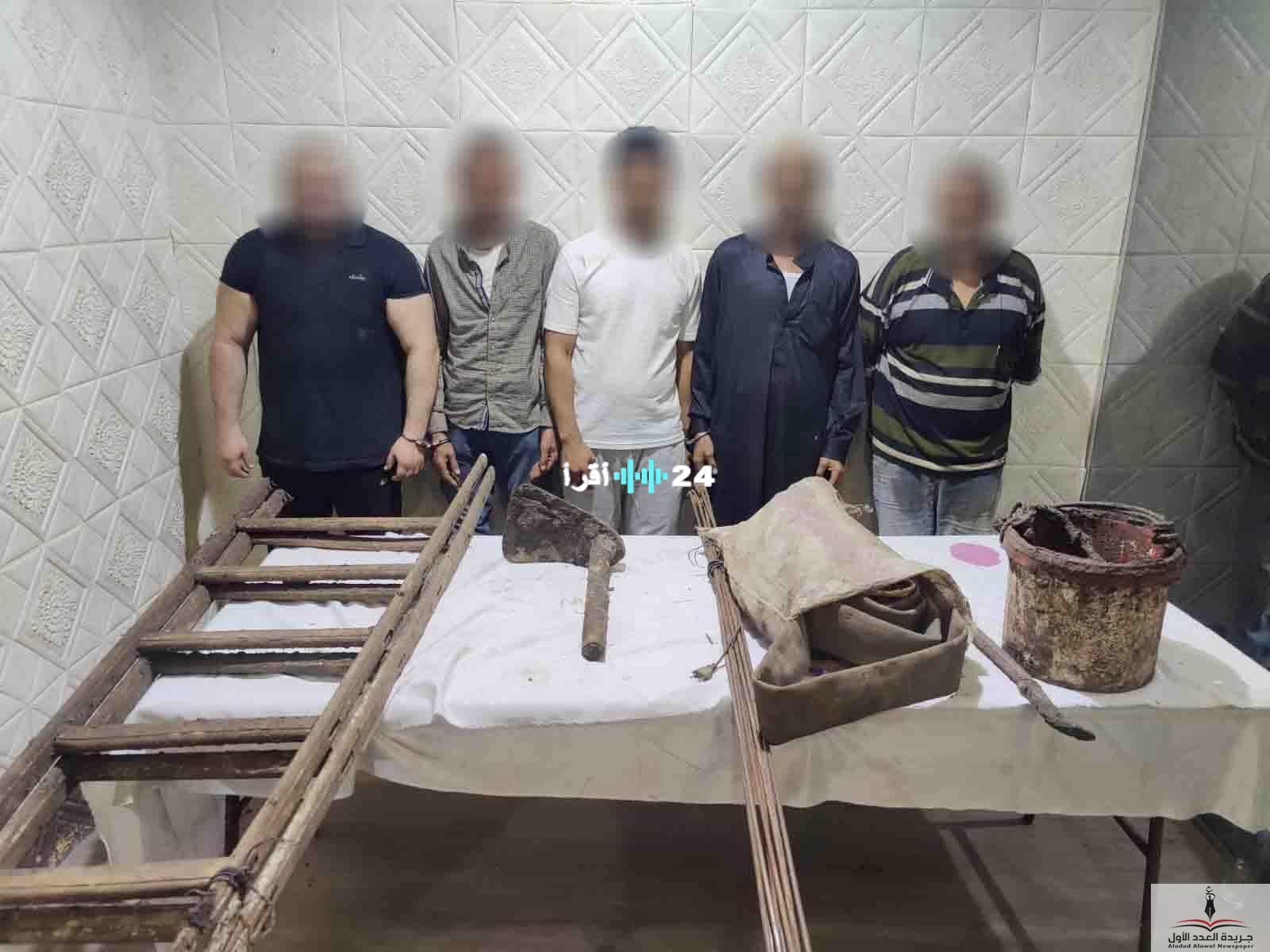 «مداهمة أثرية».. ضبط 5 أشخاص ينقبون عن الآثار داخل ورشة بالقاهرة