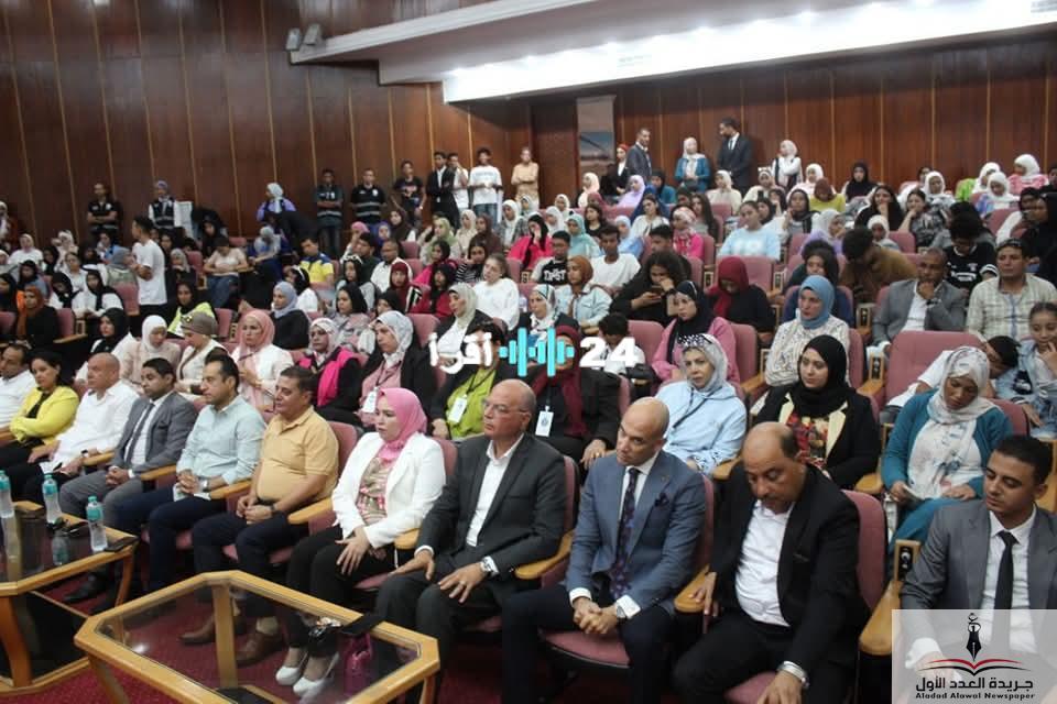 «دعم وتمكين» وزير الشباب والرياضة يتفقد فعاليات ملتقى الكيانات الشبابية بالبحر الأحمر