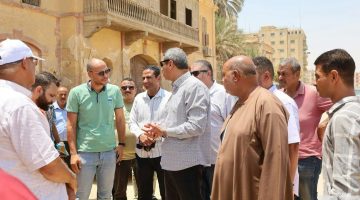 «تطوير شامل» محافظ السويس يتفقد شارع بورسعيد ويتابع أعمال التطوير الجارية
