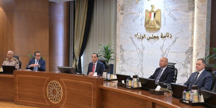 «ترقّبوا القرارات الحاسمة» بدء اجتماع مجلس الوزراء الأسبوعي في مدينة العلمين الجديدة