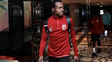 «غموض يحيط بمستقبله» بيرسي تاو يشعل فتيل الأزمة في الأهلي.. والزمالك يترقب الموقف عن كثب