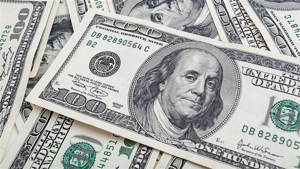 «تذبذب مستمر».. الدولار يحافظ على استقراره مقابل الجنيه المصري في تعاملات اليوم بالبنوك ومكاتب الصرافة