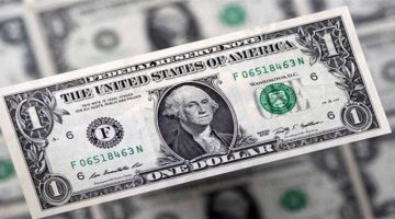 «تذبذب مستمر».. الدولار يحافظ على استقراره الحذر في السوق المصري اليوم