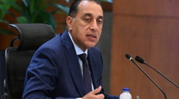 «لحظة بلحظة» رئيس الوزراء يعقد مؤتمراً صحفياً عقب اجتماع الحكومة