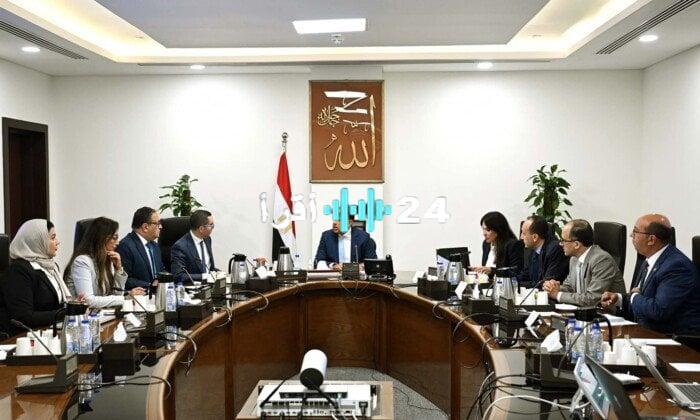 «تسهيل التجارة» رئيس الوزراء يوجه بتسريع تطوير منظومة الإفراج الجمركي بالتعاون مع وزير الاستثمار