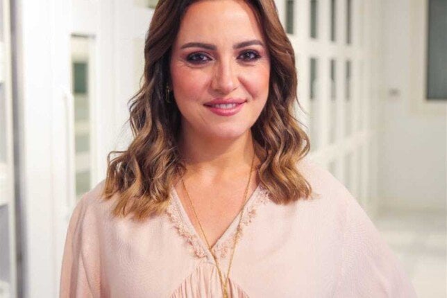 «بين الكواليس والرقصات».. ريهام عبد الغفور تشعل السوشيال ميديا بفيديو عفوي مع فراج من كواليس “كتالوج”