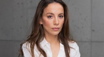 «غموض المليارات» مديرة سابقة في أوبن إيه آي تجمع ثروة ضخمة دون الكشف عن أوراقها الرابحة
