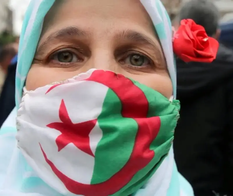 «فرصة ذهبية» الآن.. فتح باب التسجيل في منحة المرأة الماكثة بالبيت بالجزائر عبر الإنترنت